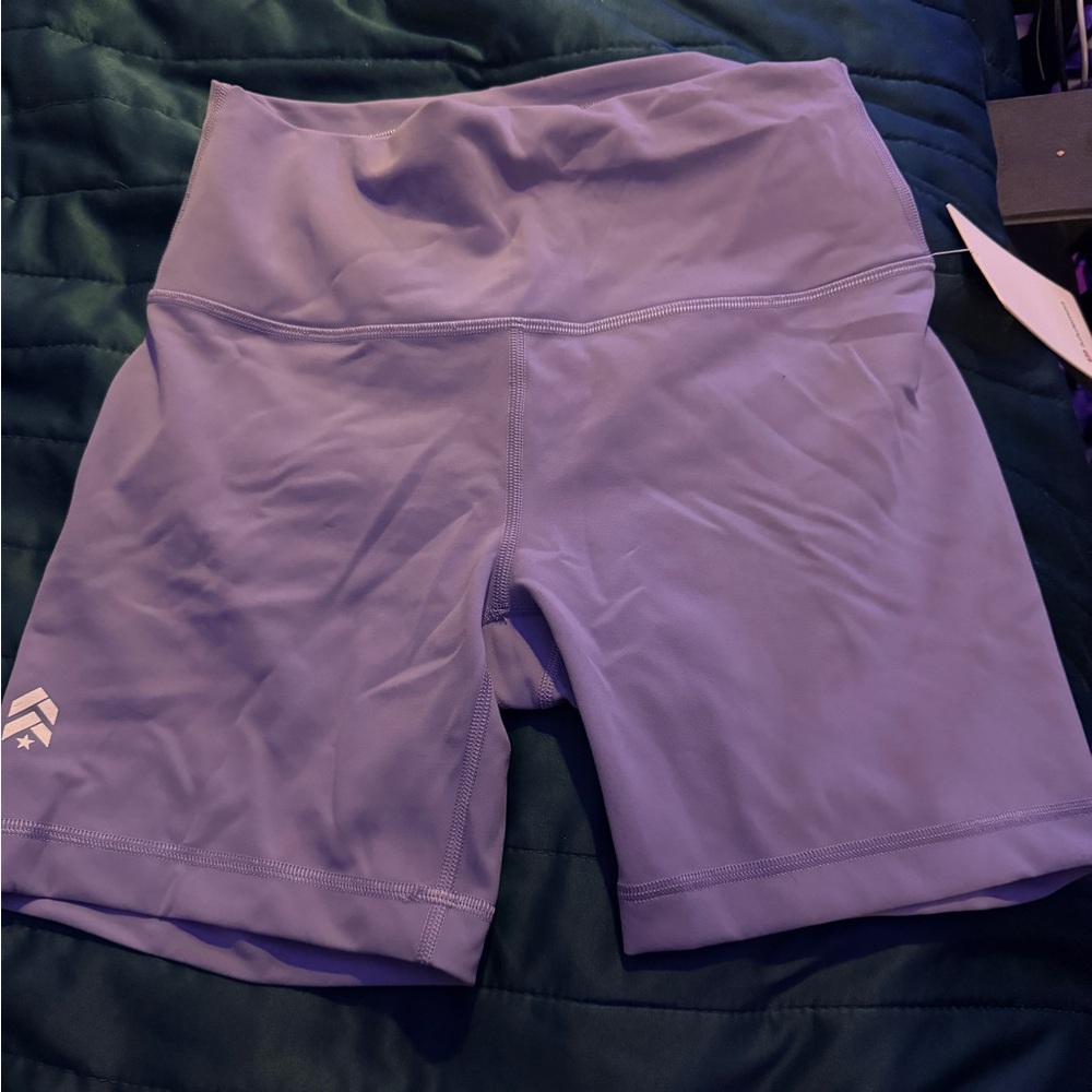 Lululemon dark lavender wundershort 6” size 8